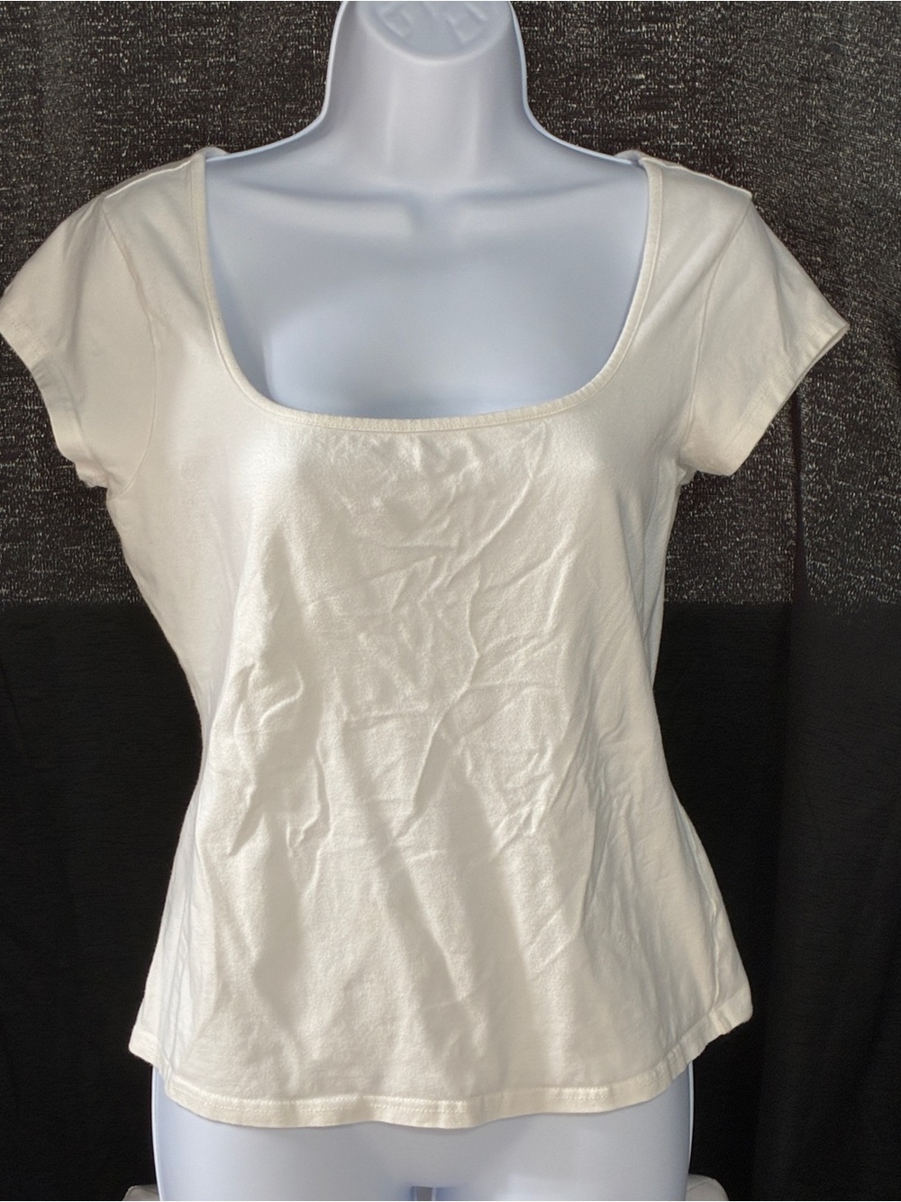 VENUS White Scoop Neck Short Sleeve Top